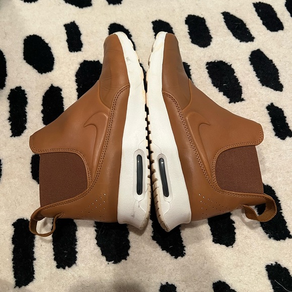 Nike air max thea mid leather chelsea boot sneakers tan womens size 8 - Picture 8 of 11